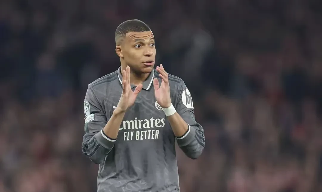 包含斯图加特逆转莱万特，取得重要胜利的词条