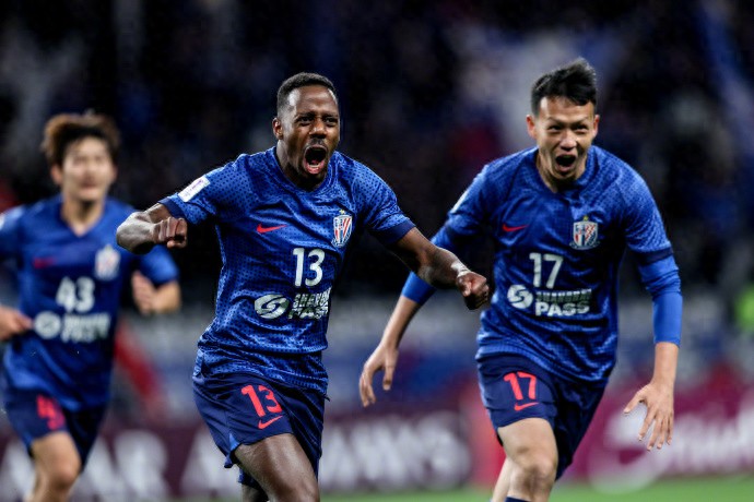 包含斯图加特逆转莱万特，取得重要胜利的词条