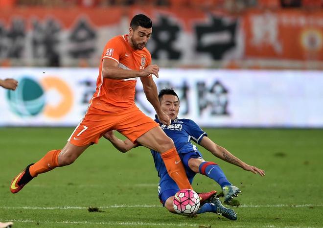 凯泽斯劳滕球队在比赛中发挥非常出色的简单介绍