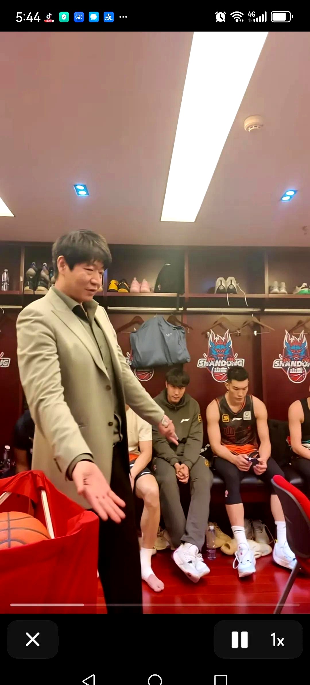 江苏队在比赛中展现了出色的三分球命中率