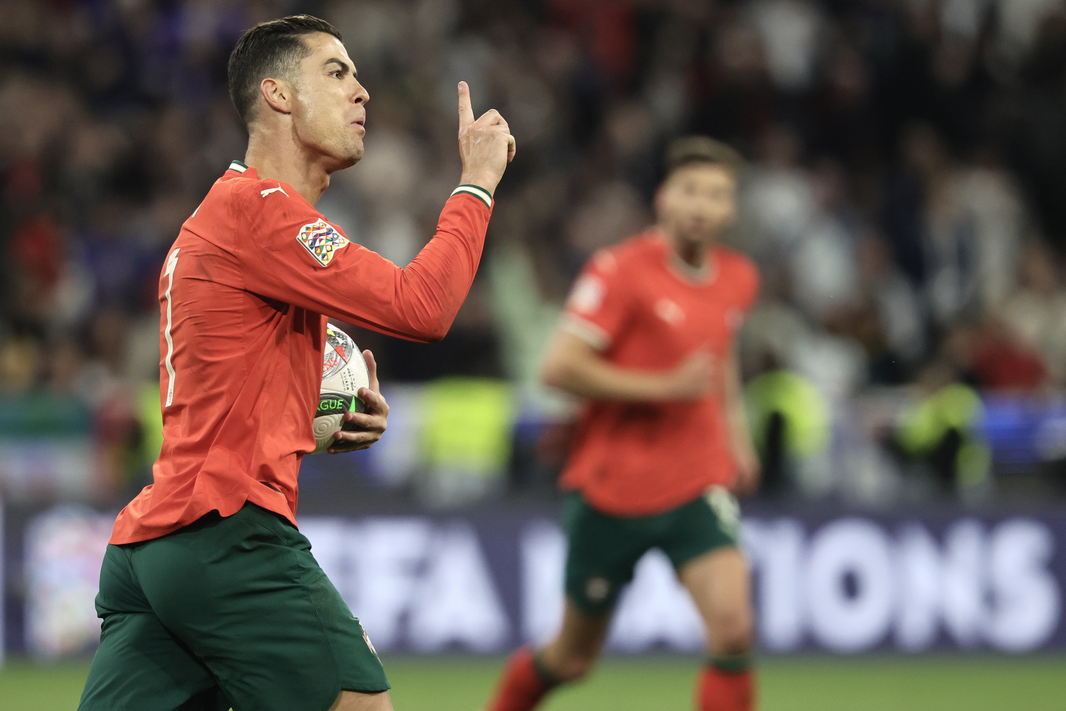 葡萄牙队遭遇惨败，无缘欧洲杯四强的简单介绍