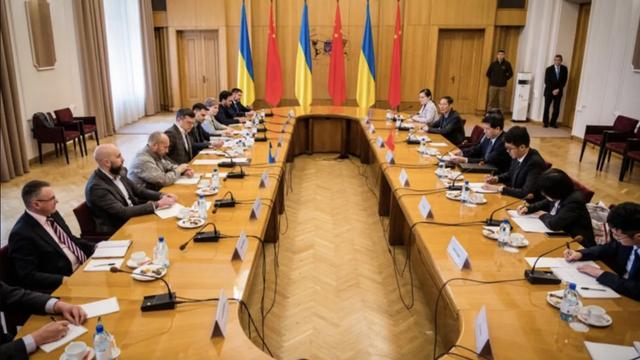 包含欧洲预选赛中乌克兰取胜——比赛精彩纷呈的词条