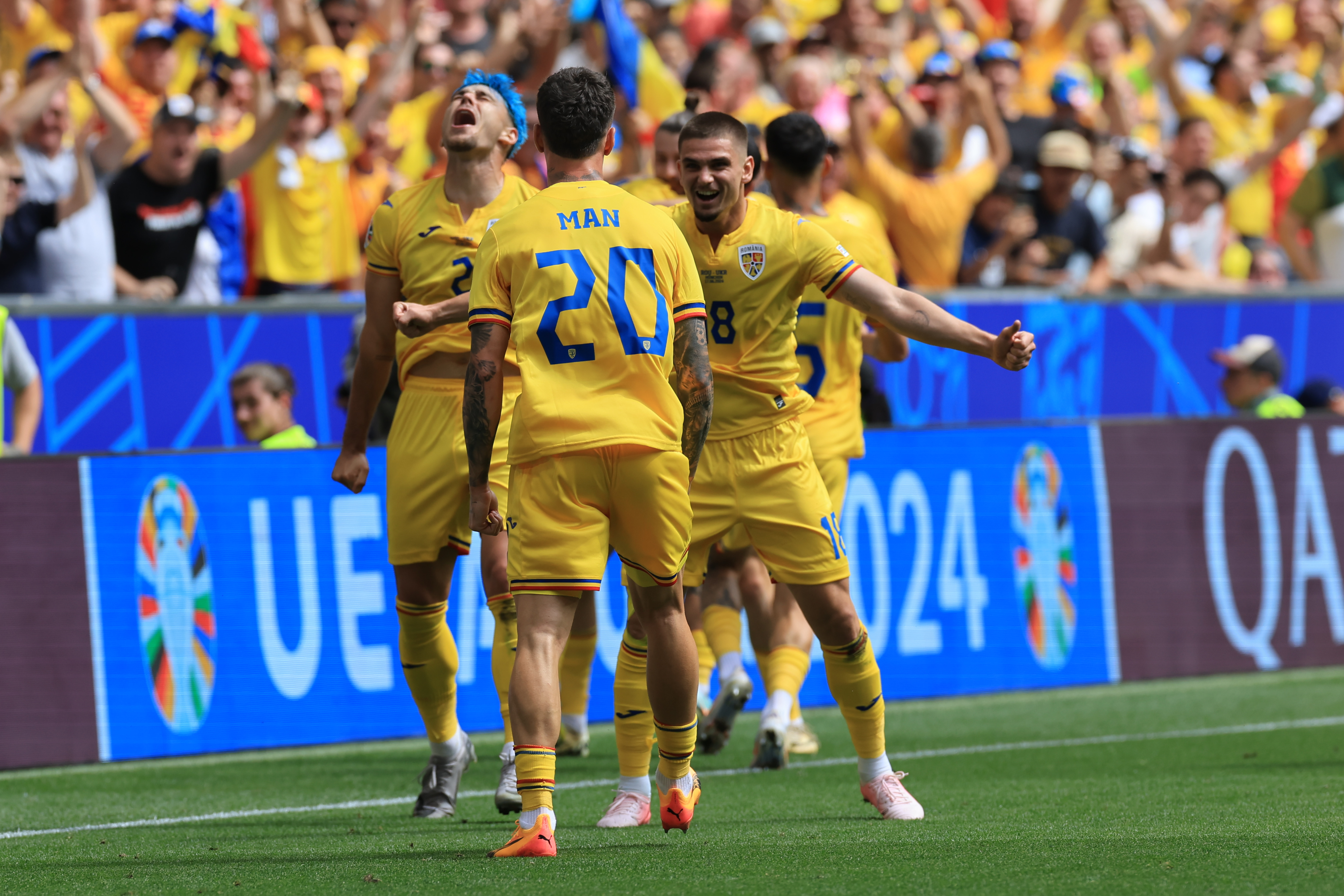 包含欧洲预选赛中乌克兰取胜——比赛精彩纷呈的词条