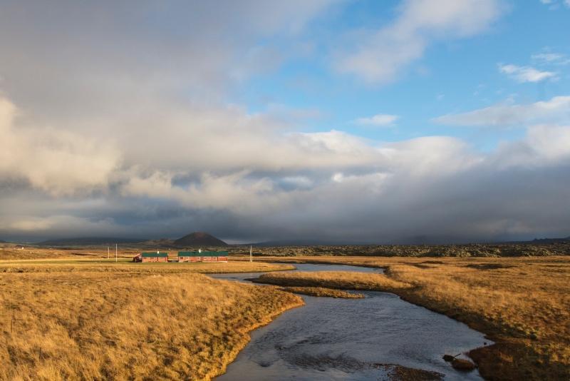 包含冰岛国家队备战瑞士，实力不容小觑的词条