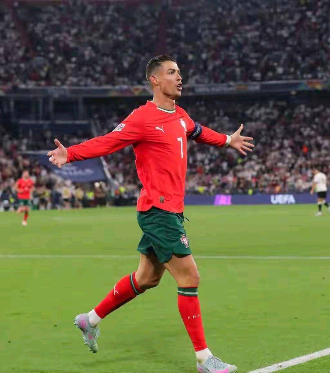 欧国联精彩对决:球员斗志昂扬的简单介绍 欧国联精彩对决:球员斗志昂扬的简单介绍