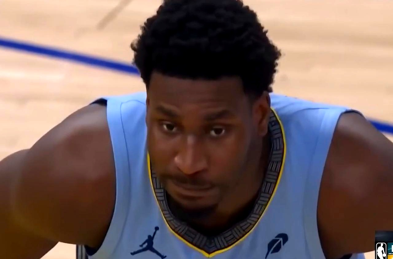 灰熊球员杰克逊在训练中受伤，恐无法参加近期比赛的简单介绍