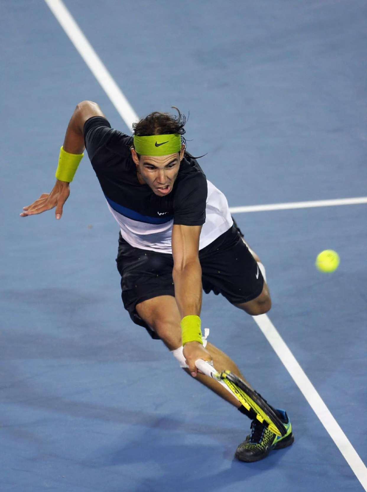 法网险胜温网，纳达尔带队取胜