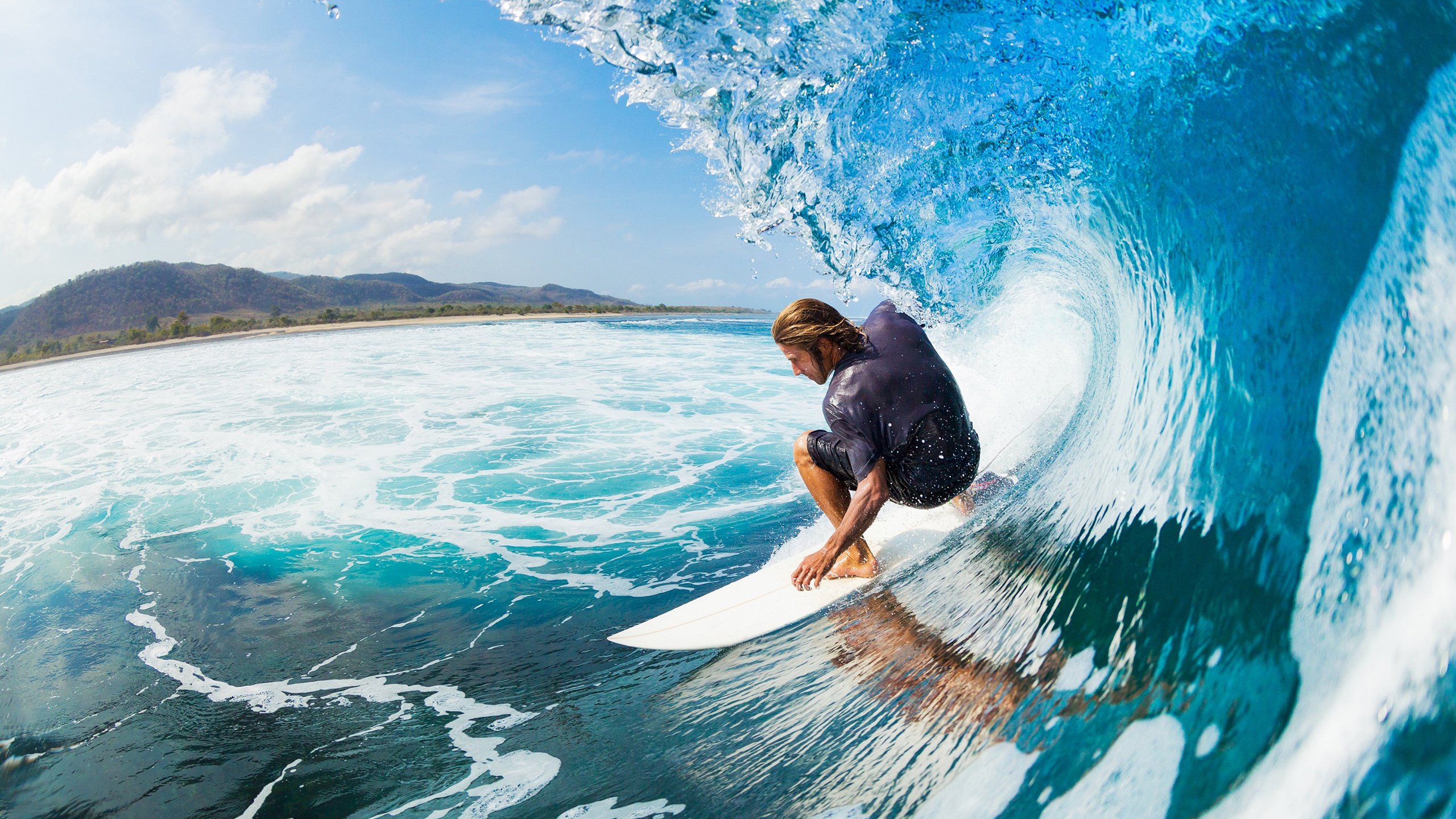 绝杀之夜与统治之力，东南亚足球新章与羽坛女王的交响
